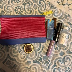 Make up nah full of products